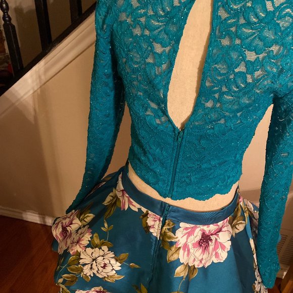 Turquoise/Ivy Long Sleeve Lace Top with Floral Print Skirt Two-Piece Dress - Picture 5 of 10